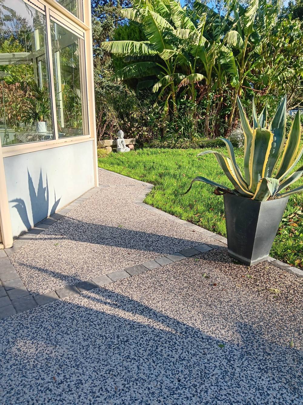 Béton désactivé + pavés1-min