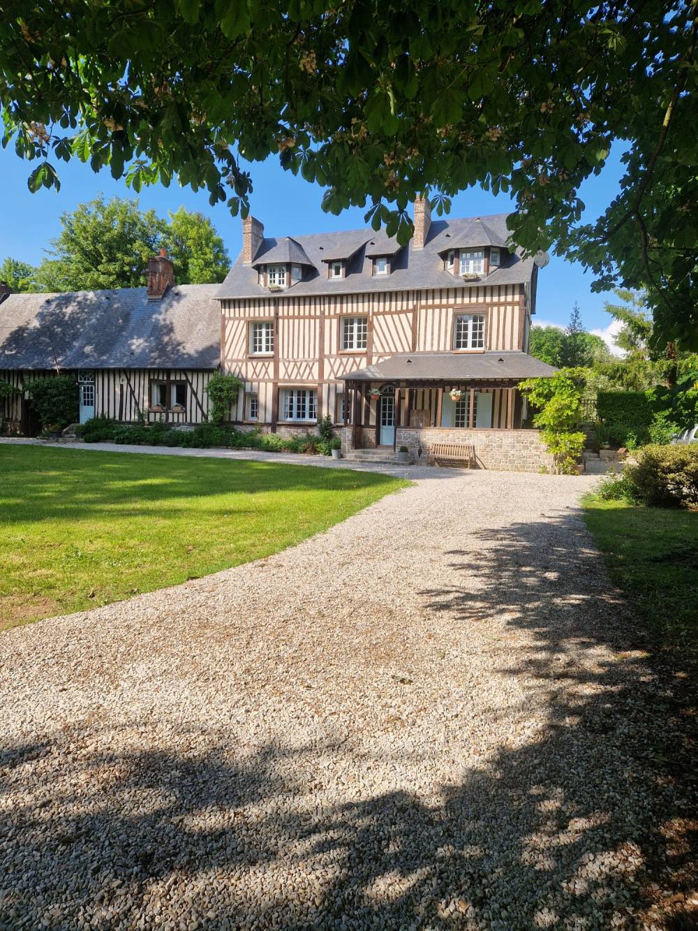 Aménagement d'allée de jardin près de Rouxmesnil-Bouteilles