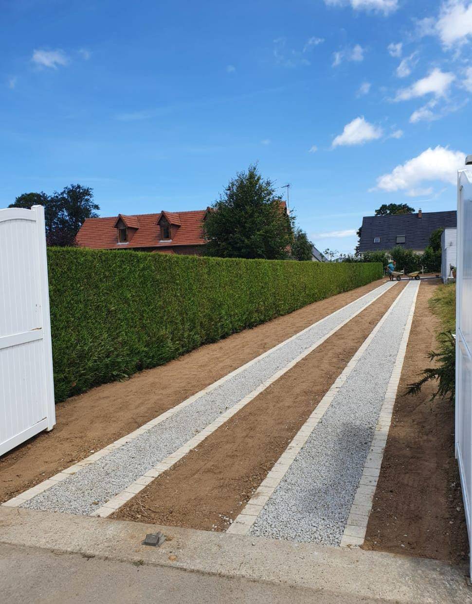 Création d'allée de voiture près de Rouxmesnil-Bouteilles
