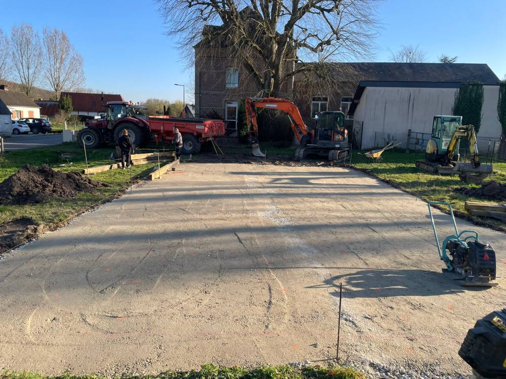 Préparation de terrain près de Val de Scie